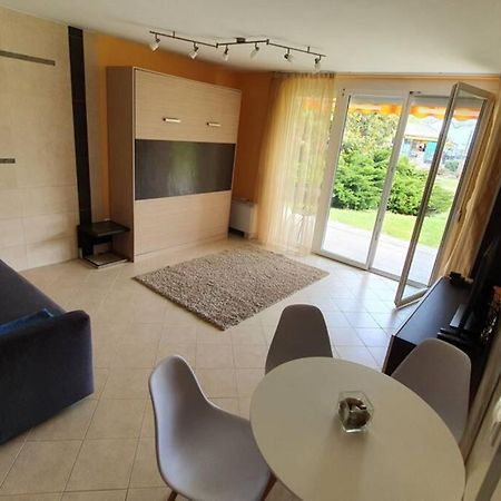 Igenyes 4 Fos Apartman Koezvetlen A Strandnal Appartement Csopak Buitenkant foto