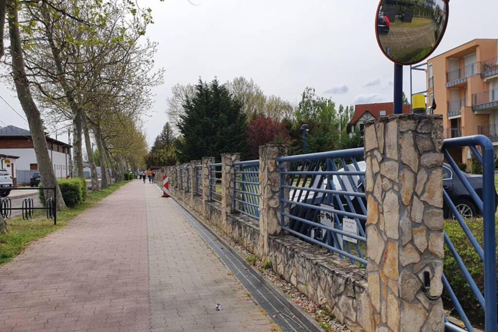 Igenyes 4 Fos Apartman Koezvetlen A Strandnal Appartement Csopak Buitenkant foto