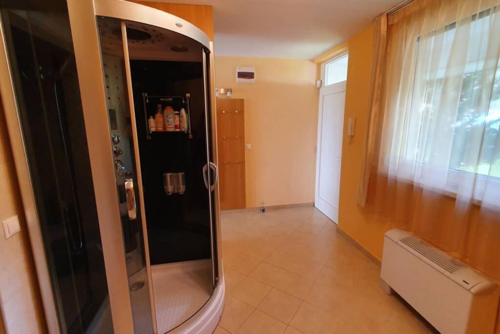 Igenyes 4 Fos Apartman Koezvetlen A Strandnal Appartement Csopak Buitenkant foto
